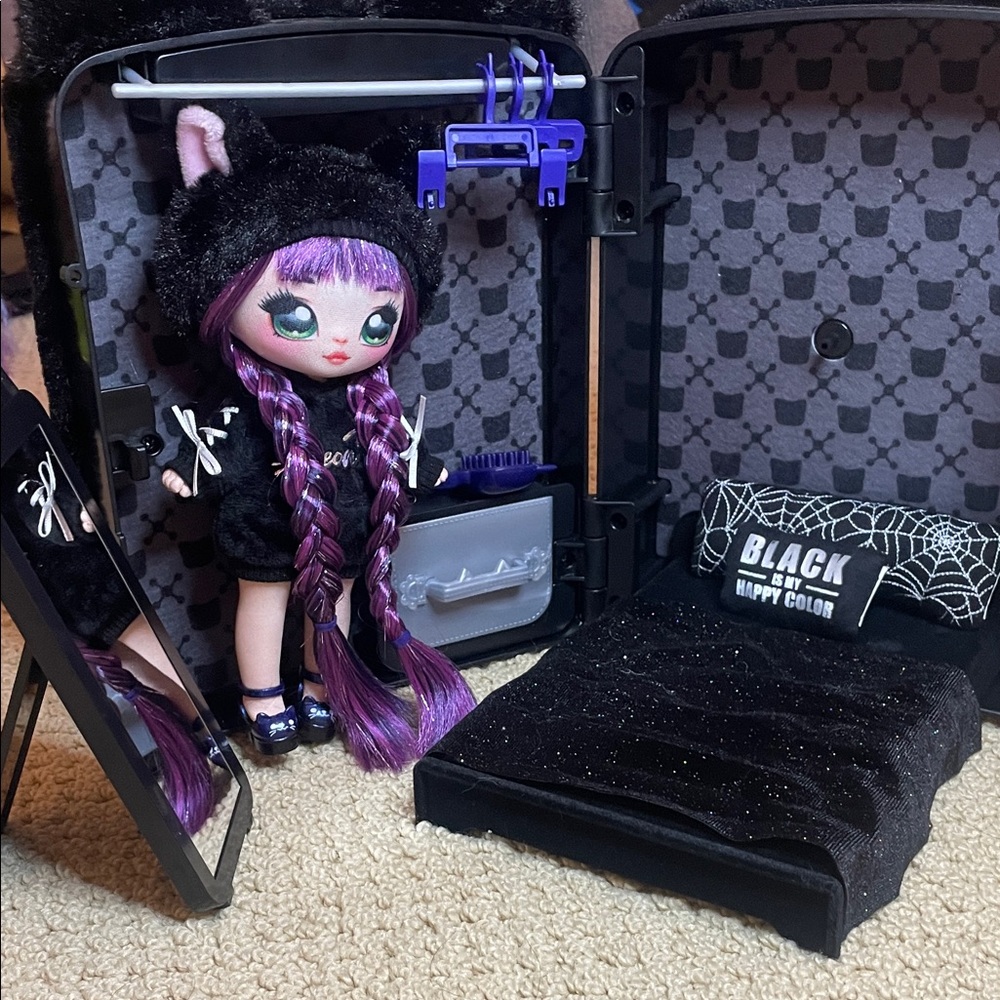 Na Na Na Surprise Limited Edition 2020 Black Cat Doll and Backpack Playset